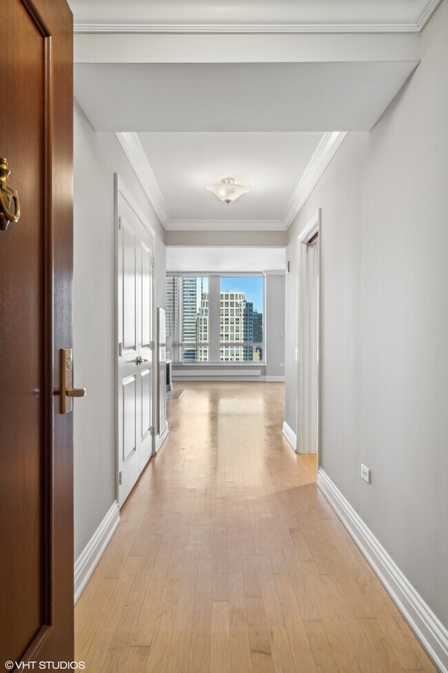 Foto del edificio - 55 E Erie St