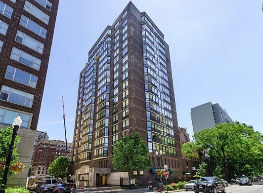 Edificio 2 - 21 W Goethe St