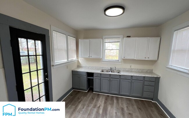 Building Photo - 3025 Benjestown Rd