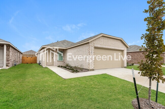 Building Photo - 1211 Falcon Hts Dr