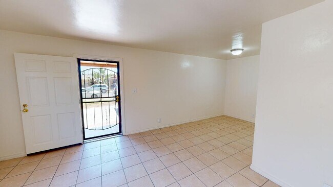 Foto del edificio - 939 E 111th Dr