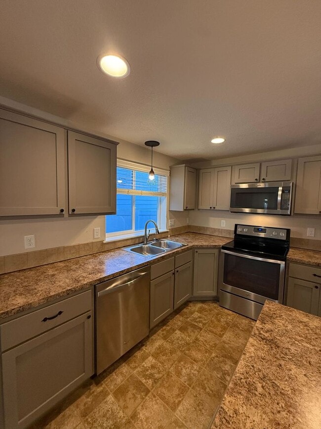 Foto del edificio - Gorgeous 3B/2.5Ba Home in Battle Ground! Close to Shopping & More!