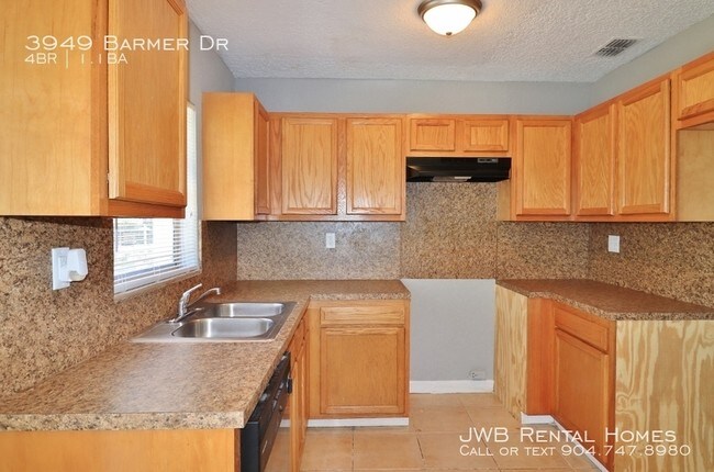 Building Photo - 3949 Barmer Dr