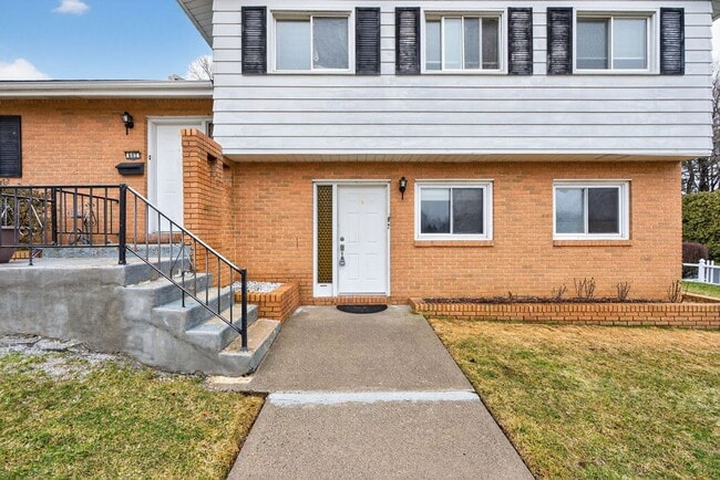 Building Photo - 602 E Lexington St