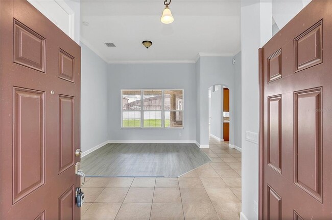 Building Photo - 10074 Iverson Dr