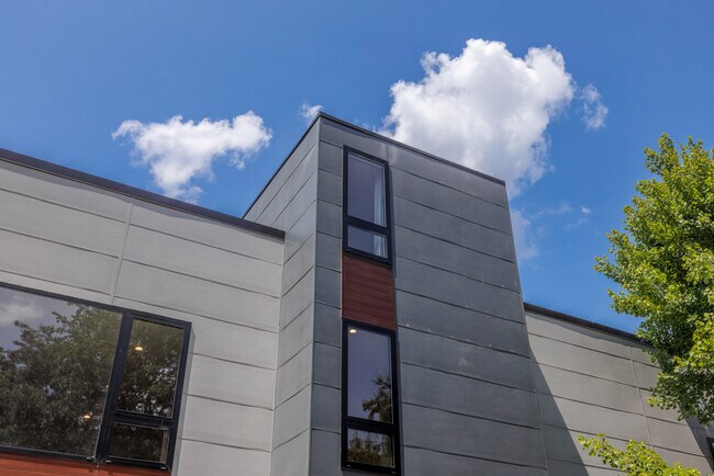 Foto del edificio - 101 Riverbluff Cir