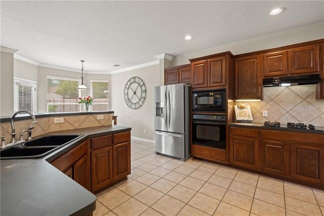 Building Photo - 2114 Speidel Dr