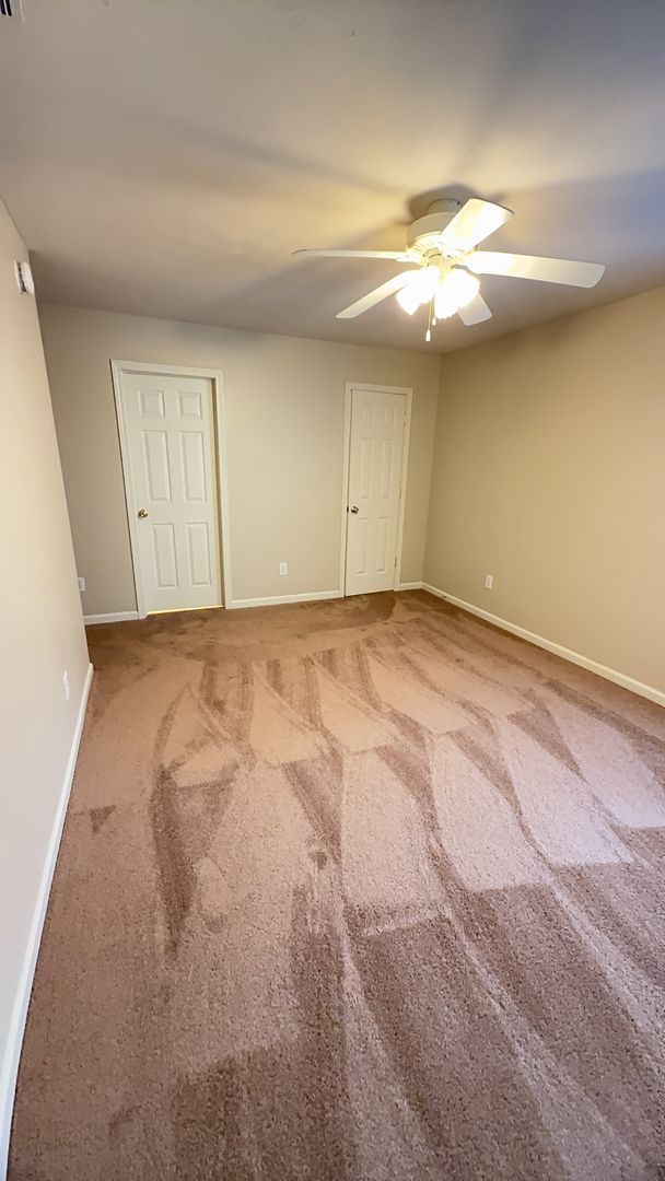 Foto del edificio - 3 BDRM TOWNHOUSE AVAILABLE JULY OR AUGUST 2026;  Rent $1,825