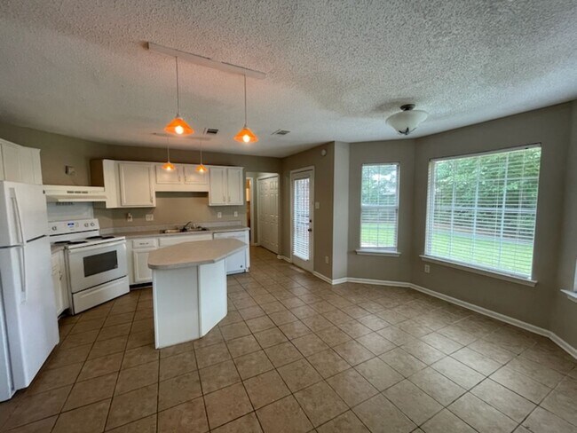 Building Photo - Fox Creek Subdivision