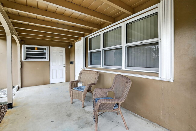 Building Photo - 3761 SW 18th St