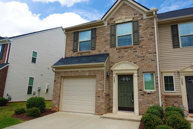 Building Photo - 447 Christiane Way