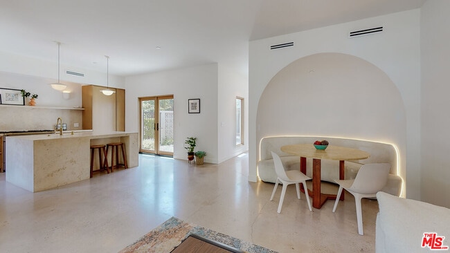 Building Photo - 4865 Wicopee Ave