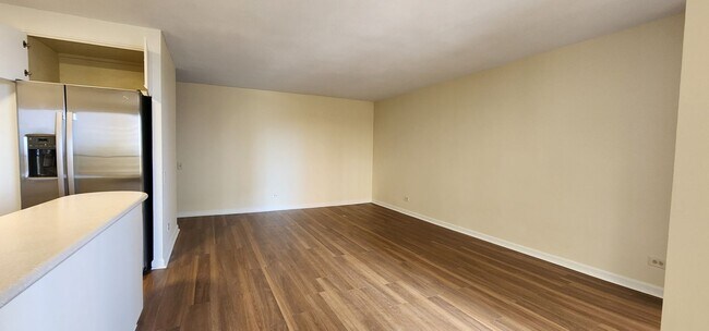 Foto del edificio - Newly renovated, conveniently located Discovery Bay Gem