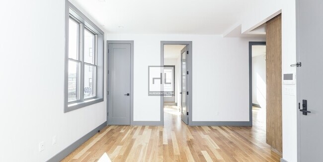 Building Photo - 376 BEDFORD AVENUE 2B