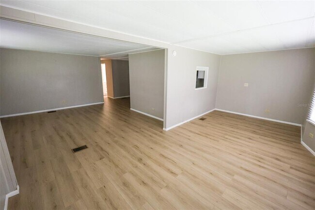 Foto del edificio - 12596 143rd St N