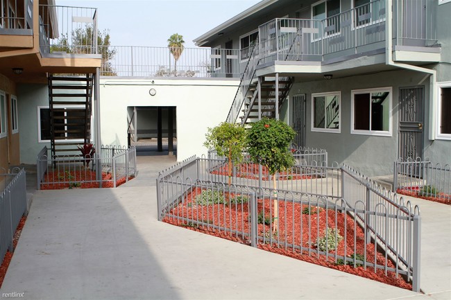 Building Photo - 4645 Live Oak St