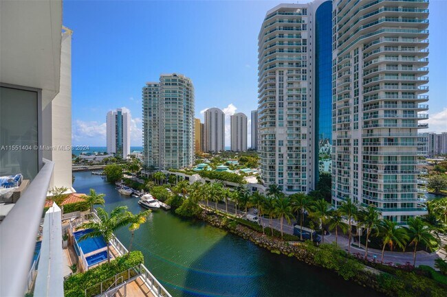 Foto del edificio - 300 Sunny Isles Blvd