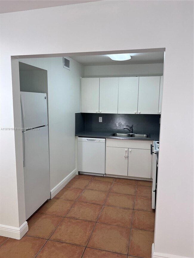 Foto del edificio - 5838 SW 74th Terrace