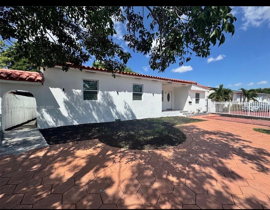 Photo - 8900 NW 33rd Avenue Rd (Miami, FL)