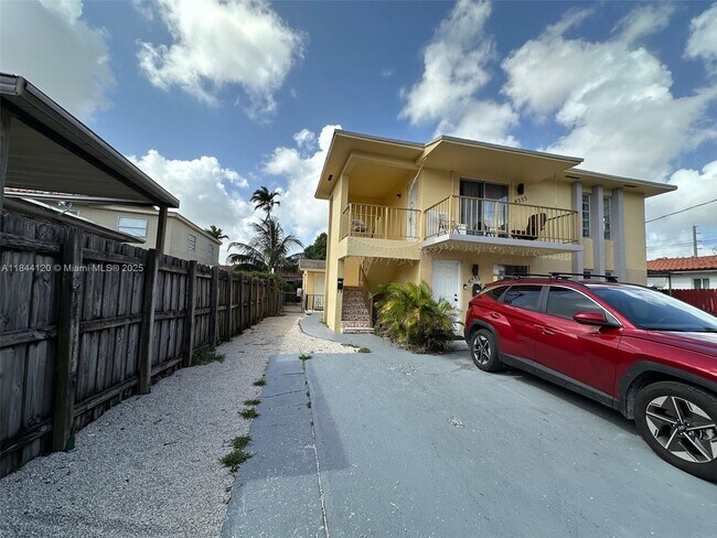 Foto del edificio - 4351 NW 5th St