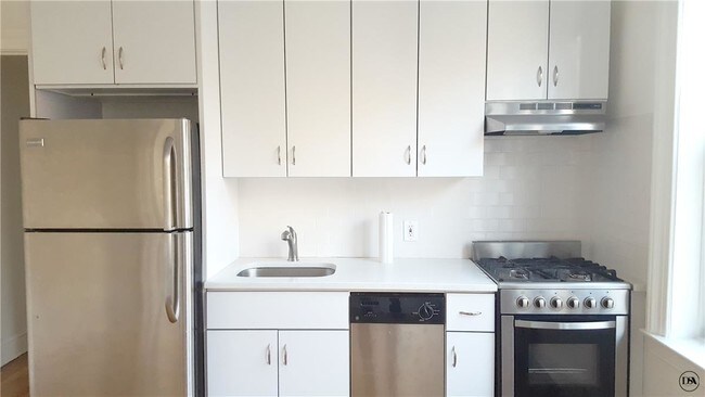 Building Photo - 2849 33rd St