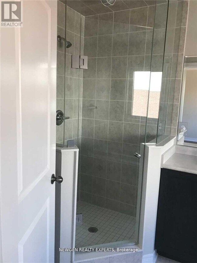 Photo du bâtiment - 37 Military Cres