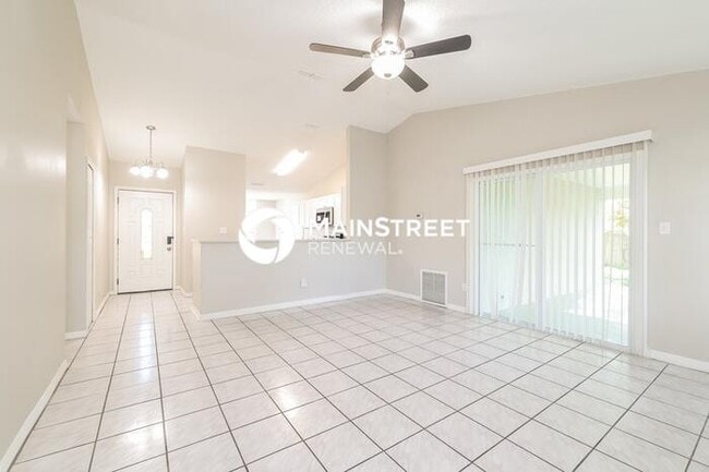 Building Photo - 3 Bedroom Pet-Friendly Home in ORLANDO, FL with Main Street Renewal