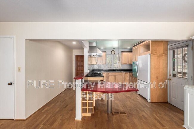 Foto del edificio - 7608 E 4th St