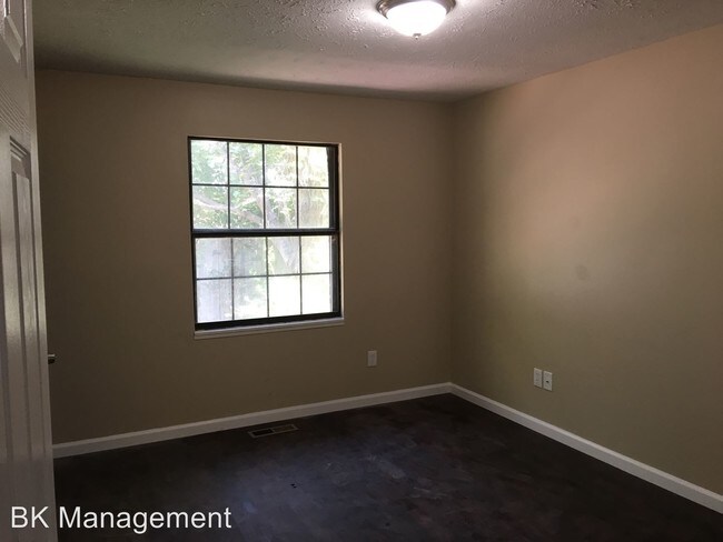 Foto del edificio - 726 Indian Springs Rd