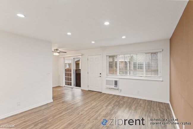 Building Photo - 2 br, 1.5 bath Townhome - 680 Fargo Ave, S...