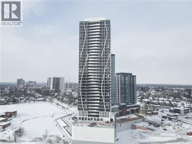 Building Photo - 25 Wellington St S