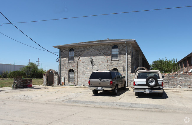 Building Photo - The Arabi Townhomes