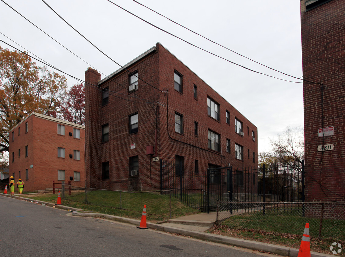 Foto principal - 5811 Field Pl NE