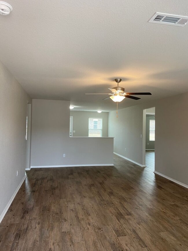 Building Photo - Now Pre-Leasing — Spacious 4-Bed, 2-Bath Home in Conrad Court Available 6/26
