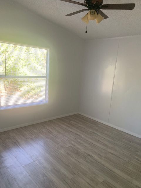 Building Photo - 305 Saturn Dr