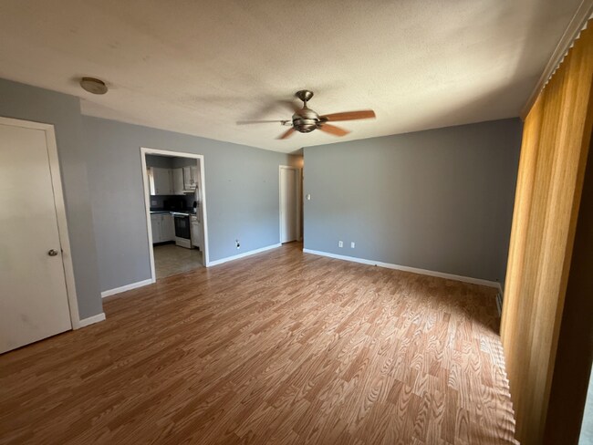 Foto del edificio - 615 E Colorado Ave