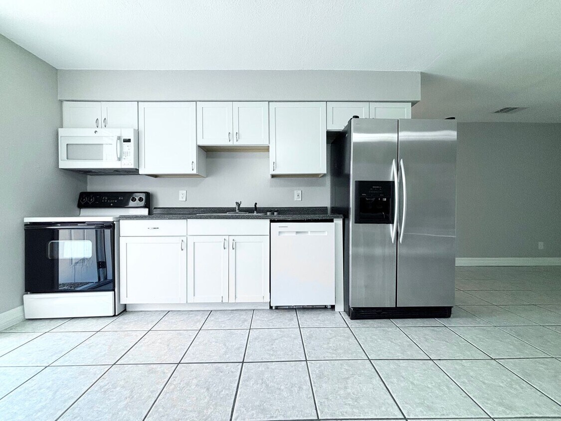 Foto principal - 5476/5478 Ave C