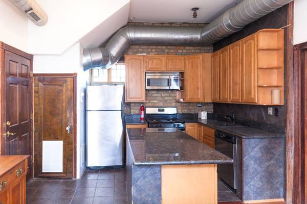 Kitchen/Entry - 633 N Noble St