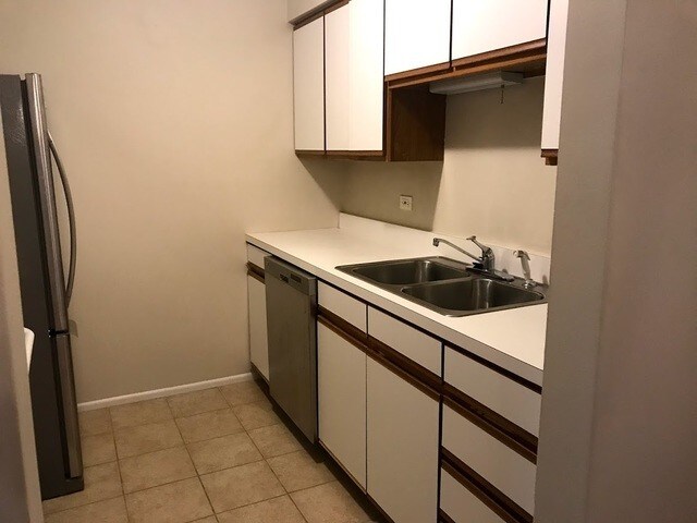 Foto del edificio - 6158 Knoll Way Dr