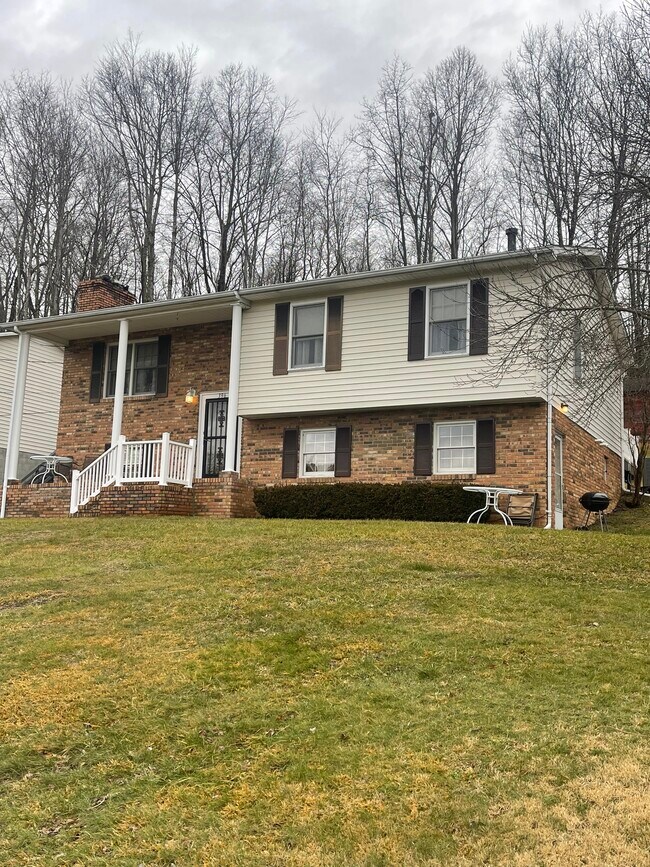 Building Photo - 396 Tolbert Farm Rd