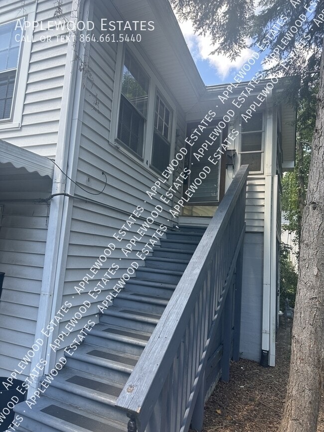 Building Photo - 114 Brookside Rd