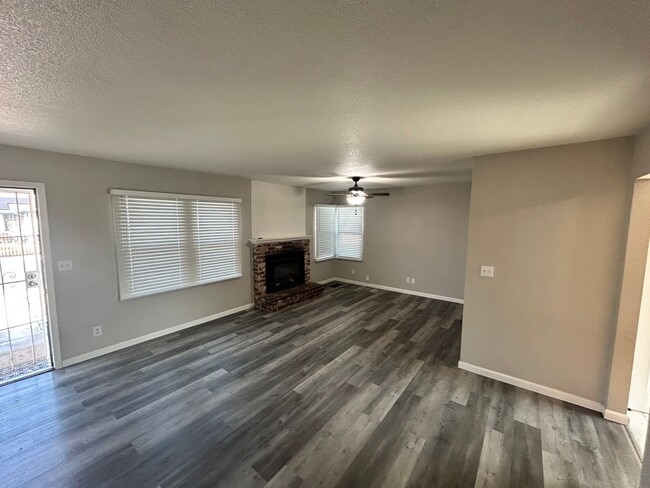 Building Photo - 2 Bedroom/1 Bath Home Stockton Ca