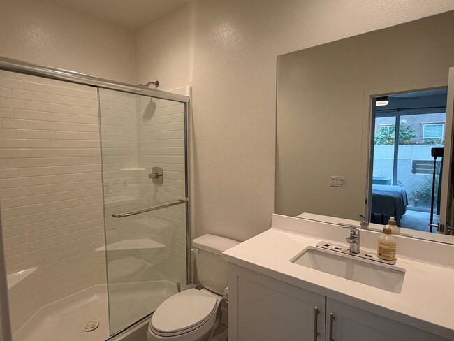 Foto del edificio - Smart, Modern 4-Bedroom Townhome Near Disneyland & Major Freeways