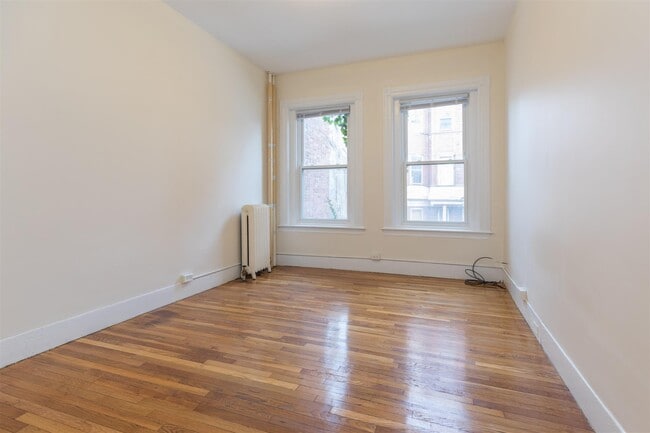 Building Photo - 881 Massachusetts Ave