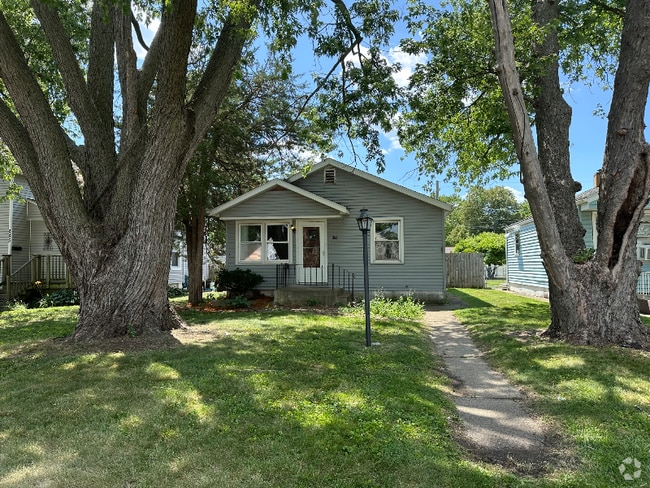 Building Photo - 275 S Douglas Ave