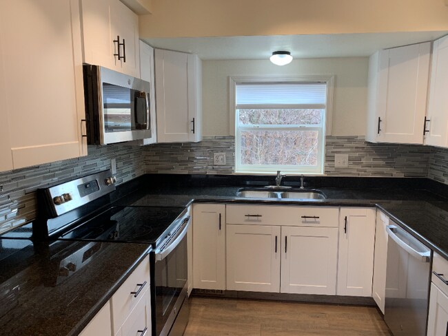 Building Photo - 2950 Banderas Ln