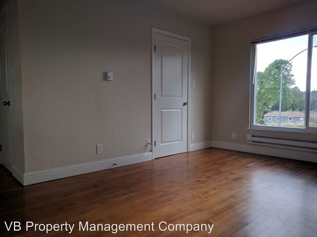 Foto del edificio - 21306-21226 Lake Chabot Rd