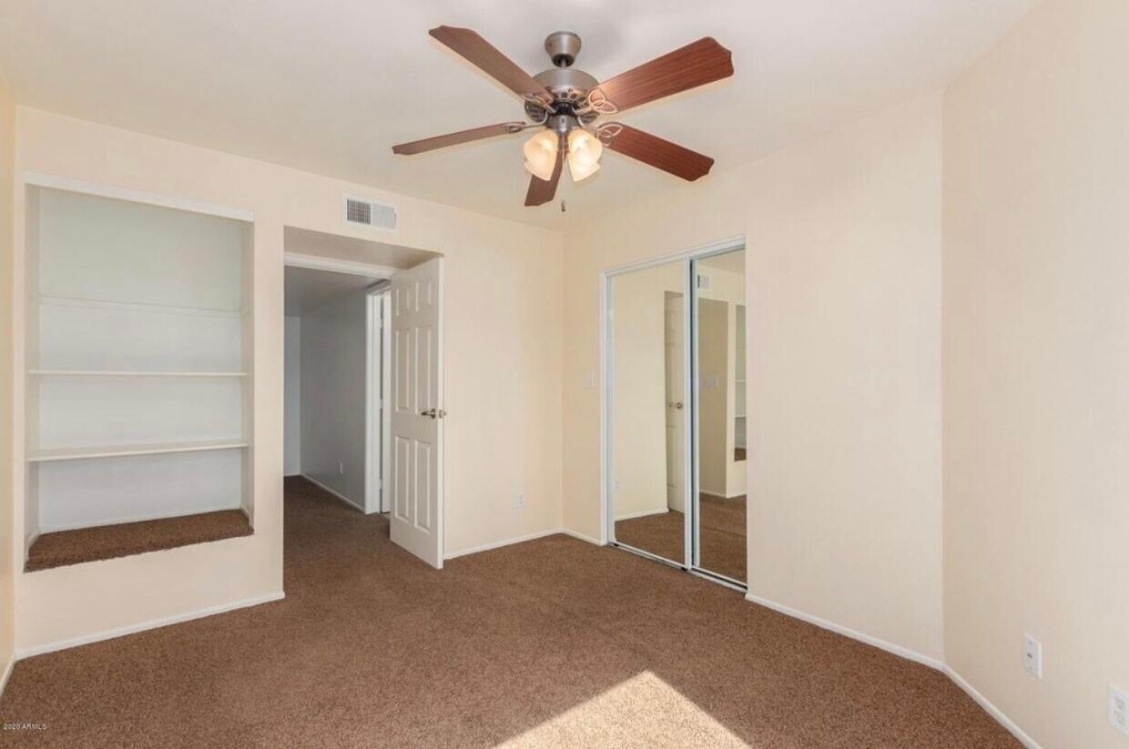 Primary Photo - 985 N Granite Reef Rd