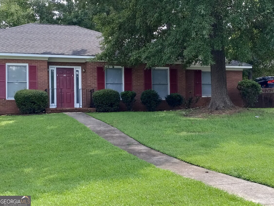 1831 N Ridge Dr, Milledgeville, GA 31061 Townhome Rentals in Milledgeville GA