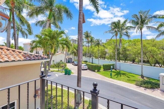 Foto del edificio - 3245 NE 207th Terrace